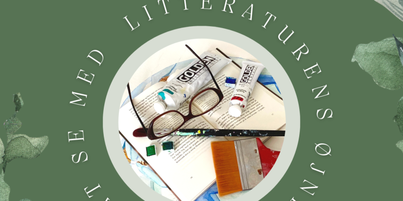 Åben bog med briller, maling og pensler liggende ovenpå